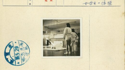 体育馆俯卧撑训练与观察.jpg