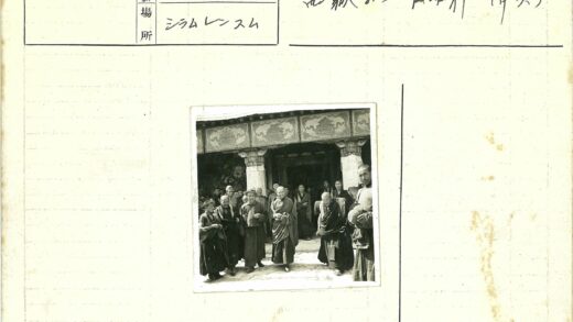 僧侣与精美艺术入口.jpg
