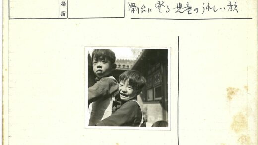 兄妹情深拥抱瞬间.jpg
