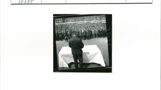 公园演讲活动现场.jpg