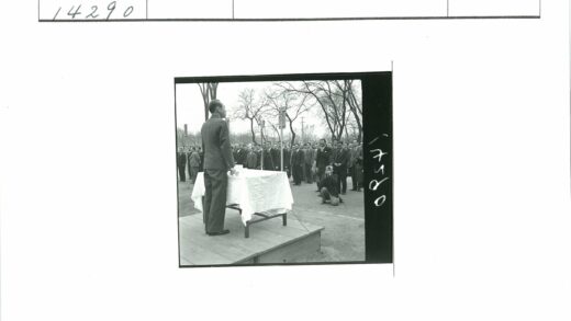 公园演讲现场历史瞬间.jpg
