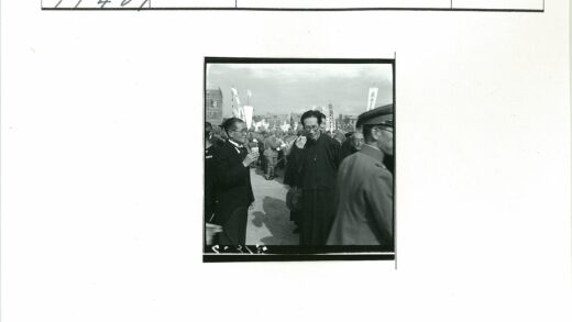 军人平民聚会交流历史照片.jpg