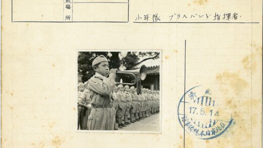 军号手小男孩户外列队.jpg