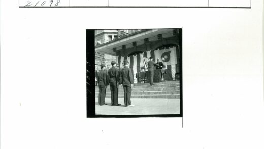 军官举旗演讲活动现场.jpg