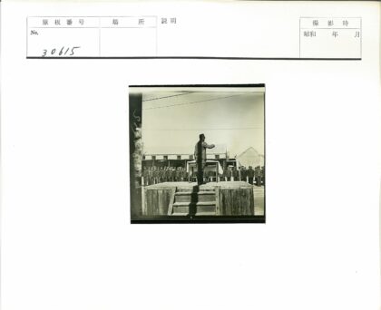 军官检阅部队历史影像.jpg