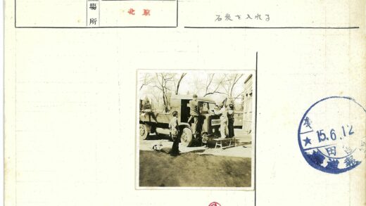 冬季露天卡车作业场景.jpg