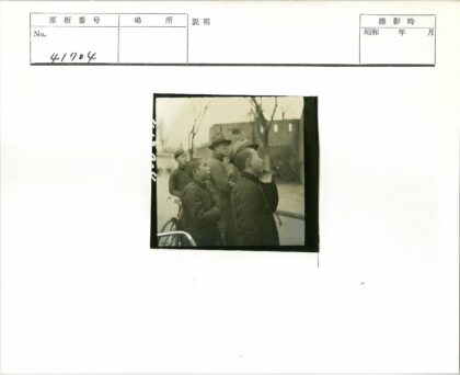 冬日人群注视奇观.jpg