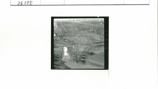 冬日公园鸟瞰与喷泉街景.jpg