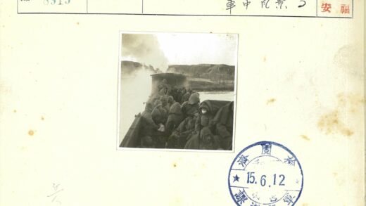 冬日敞篷车烟雾丘陵行.jpg