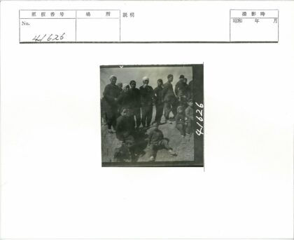 冬日沙地探险者合影.jpg