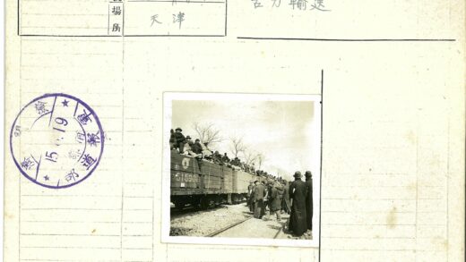 冬日火车人群聚集.jpg