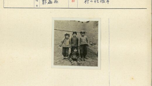 冬日童趣墙前留影.jpg