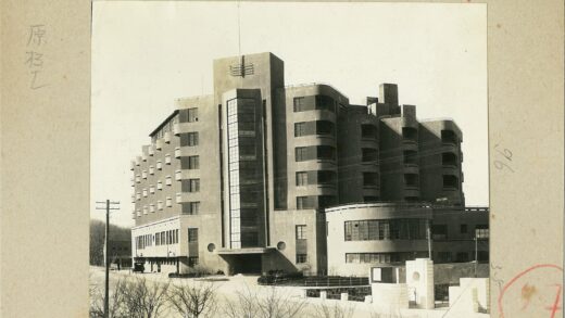 冬日精美多层建筑外观.jpg