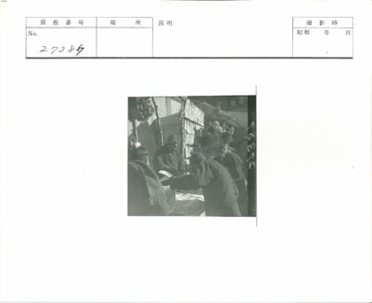 冬日花市人群聚集场景.jpg