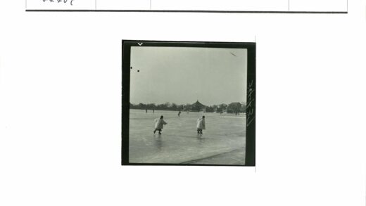 冰湖滑冰与古建风光.jpg