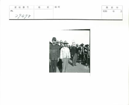 制服团队户外合影.jpg