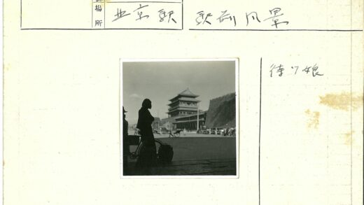 剪影人与自行车传统街景.jpg