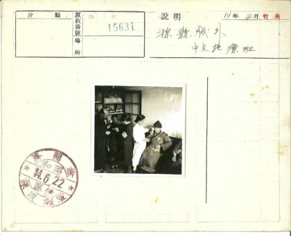 医疗护理与药品架场景.jpg