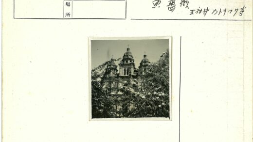 华丽圆顶塔楼建筑.jpg