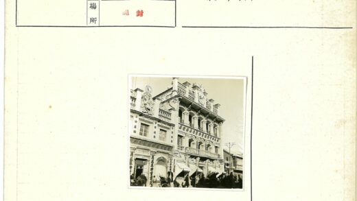 华丽多层建筑阳台柱子装饰街景.jpg