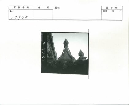 华丽建筑雕刻装饰尖塔.jpg