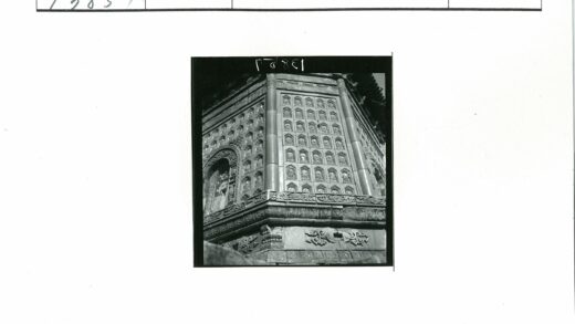 华丽雕刻装饰建筑墙壁细节.jpg