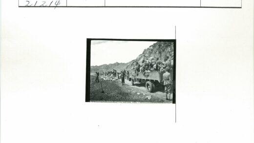 卡车团队山区道路作业.jpg