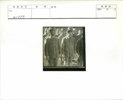 历史制服团队户外合影.jpg