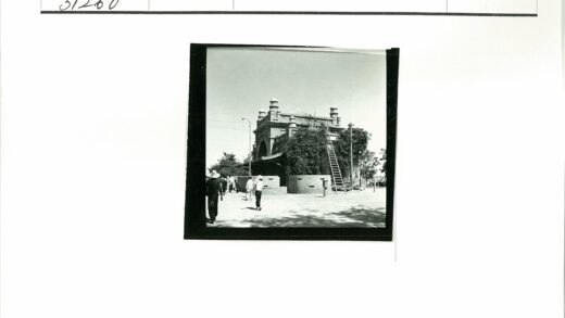 历史建筑与梯子街景.jpg