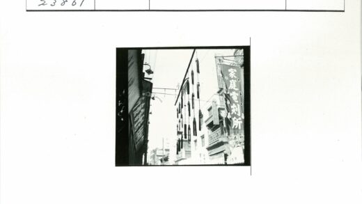 历史建筑与装饰街景.jpg