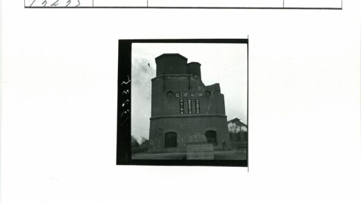 历史建筑与铁路遗迹.jpg