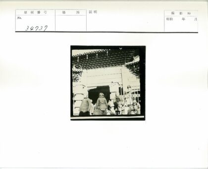 历史建筑冬日人像.jpg