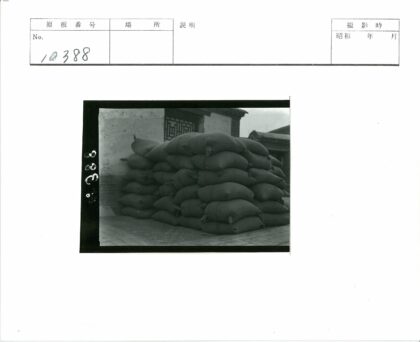 历史建筑外墙沙袋堆叠.jpg