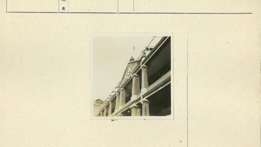 历史建筑砖柱拱窗外观.jpg