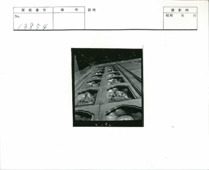 历史建筑金属门雕刻细节.jpg