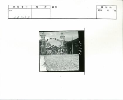 历史建筑门柱雕像景观.jpg