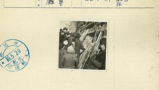 历史武器展览与冬装观众.jpg
