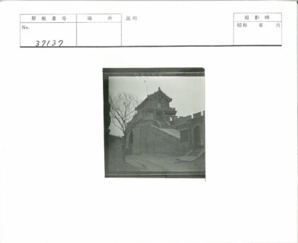历史砖楼拱门冬景.jpg