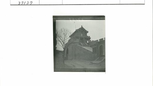 历史砖楼拱门冬景.jpg