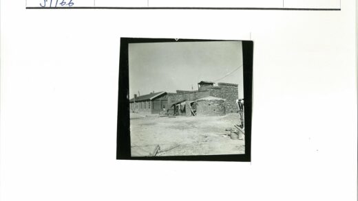 历史砖砌建筑与瞭望塔景观.jpg