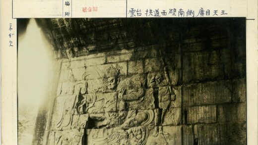古代墙壁精细石刻人物图案.jpg