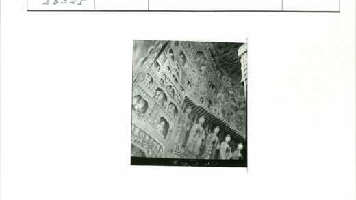 古代建筑墙壁雕刻与人物雕像.jpg
