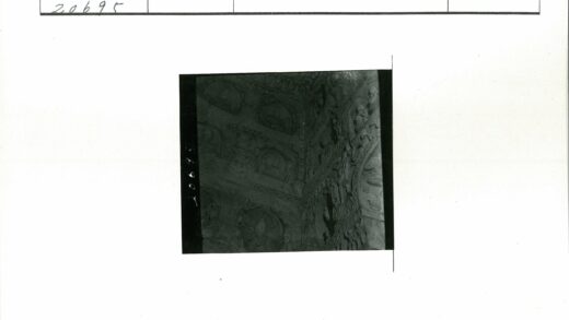 古代石壁佛像精细雕刻艺术.jpg