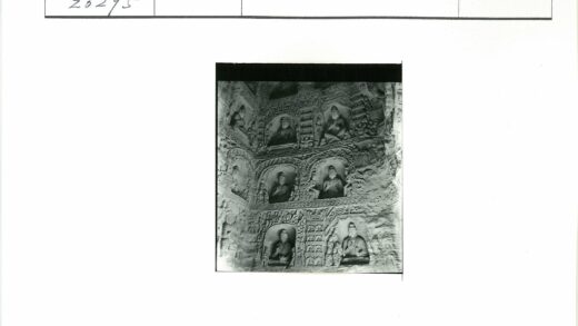 古代石雕壁龛人物群像.jpg