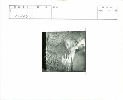 古代精细雕刻巨型石像.jpg