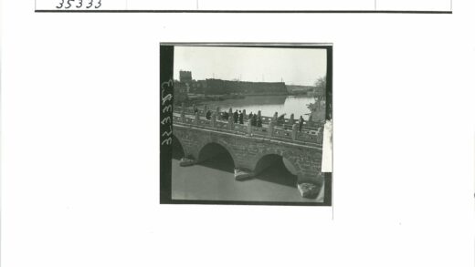 古城石桥与河流风光.jpg
