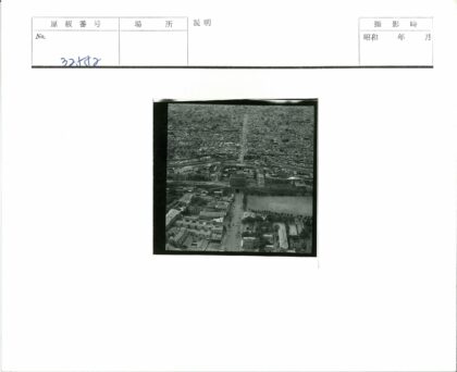 古城门城墙与城市街景俯瞰.jpg
