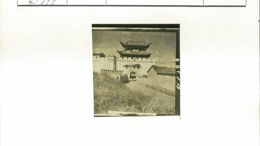 古城门宝塔与石墙遗迹.jpg