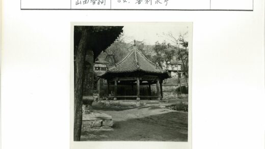 古塔与自然建筑风光.jpg
