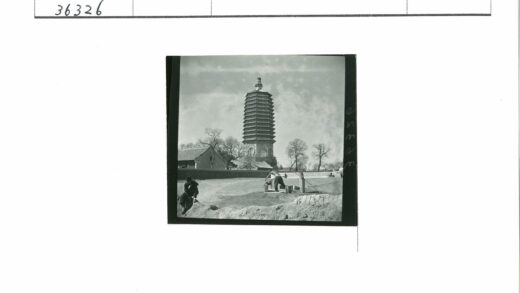 古塔井边打水人.jpg